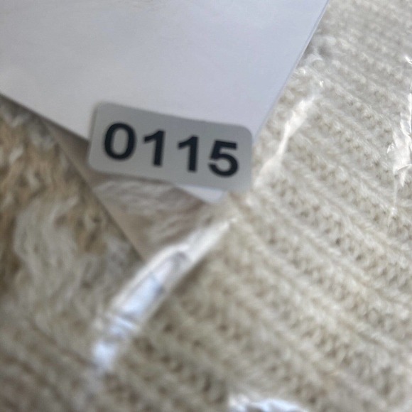 Leani Loose Knit Leopard Print Sweater Beige tan Size Small New - Picture 11 of 11